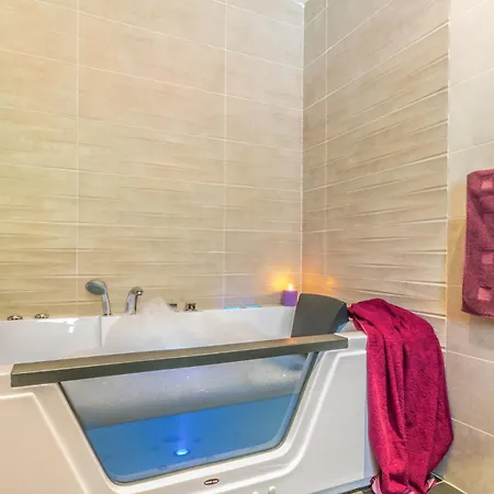 Goldhome - De Lujo Piscina Climatizada Con Jacuzzi 12 Personas Villa *