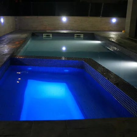 Goldhome - De Lujo Piscina Climatizada Con Jacuzzi 12 Personas *
