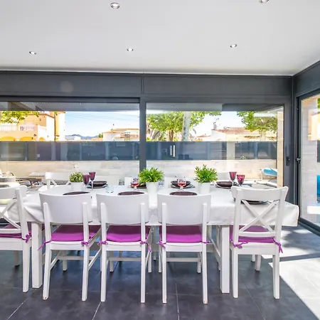 Villa Goldhome - De Lujo Piscina Climatizada Con Jacuzzi 12 Personas
