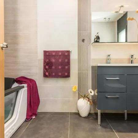 Goldhome - De Lujo Piscina Climatizada Con Jacuzzi 12 Personas *